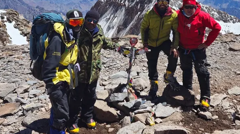 Veteranos argentinos y británicos de Malvinas alcanzaron la cumbre del Aconcagua&nbsp;