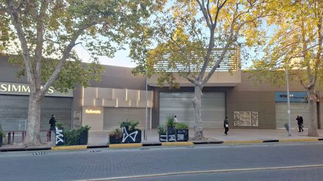 El Patio del Centro, donde era el pozo de Maristas, por ahora, no volverá a abrir sus locales internos.