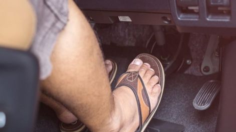 Los Andes | Mendoza es la única provincia donde está prohibido manejar con ojotas o sandalias abiertas: de cuánto es la multa. Foto: Archivo Los Andes