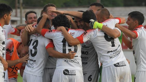 Un Huracán entonado visita a Estudiantes de Río Cuarto
