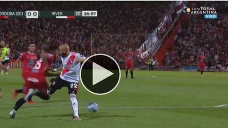 Herrera cayó en el área y Tello no cobró nada: ¿Fue penal para Central Córdoba?