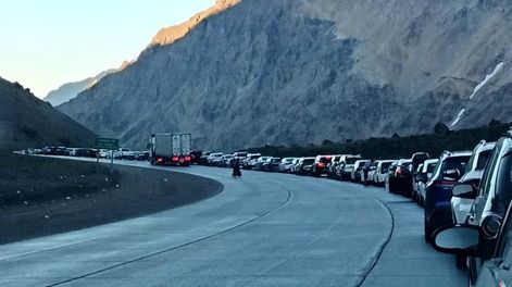 Paso Cristo Redentor: demoras en el regreso de los mendocinos.