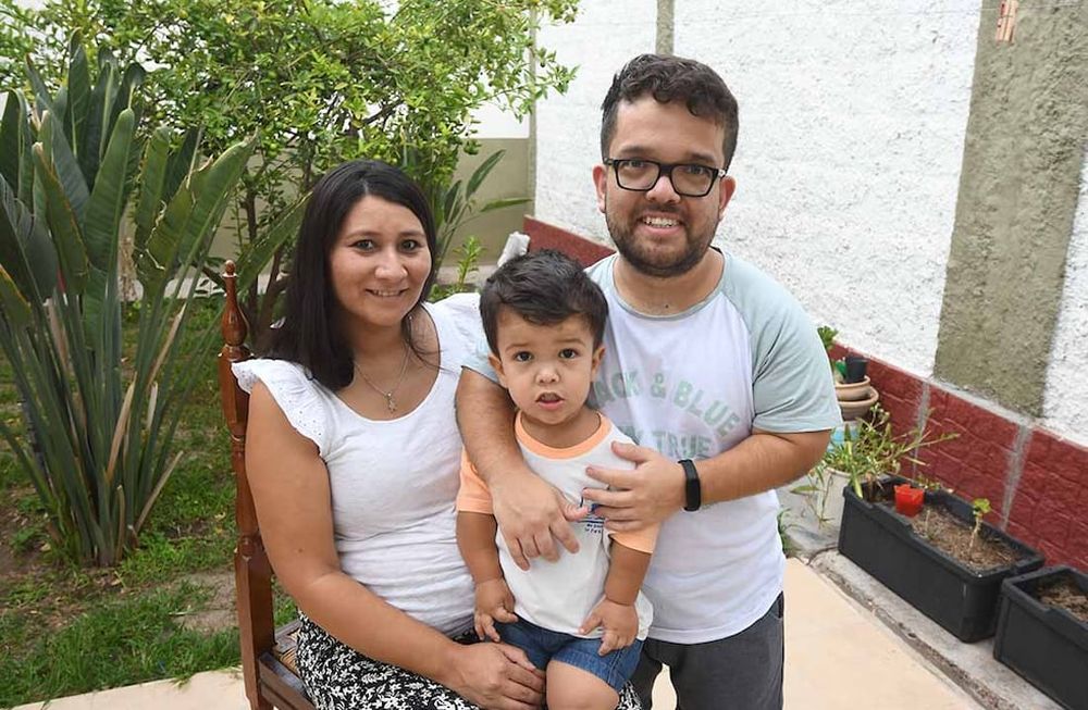 Milo mide 80 centímetros y es un niño feliz, integrado y libre de prejuicios. Sus padres han logrado que así sea. Foto: José Gutierrez / Los Andes