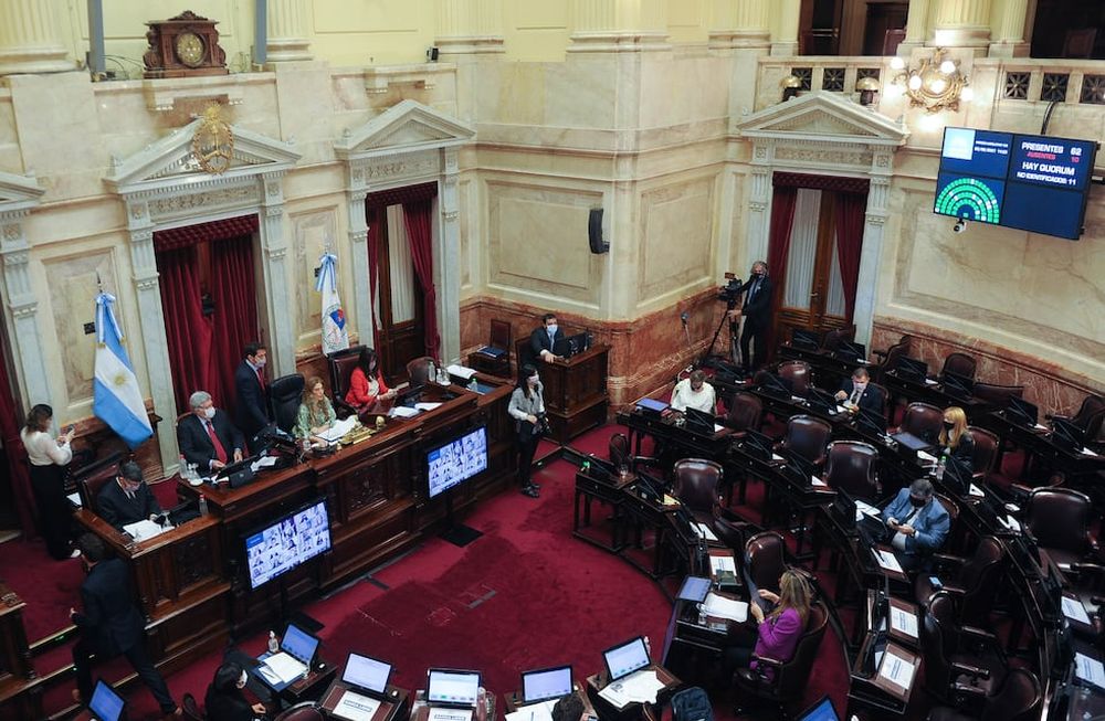 Claudia Ledesma Abdala y senador Marcelo Fuentes  en el Senado . Argentina Foto Federico Lopez Claro