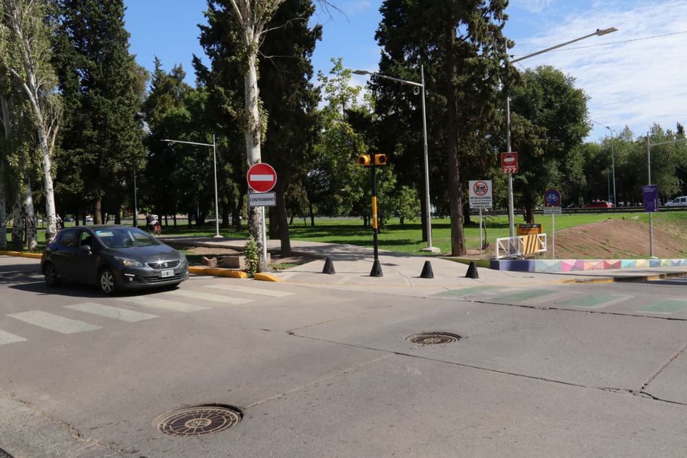 Cambio de sentido en las laterales del Acceso Este