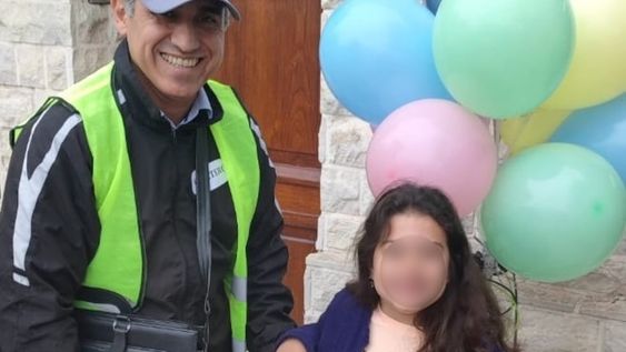 Quién es el juez que se disfraza para avisarles a los niños y niñas que han sido adoptados en Argentina. Foto: Gentileza Claudio Mazuqui