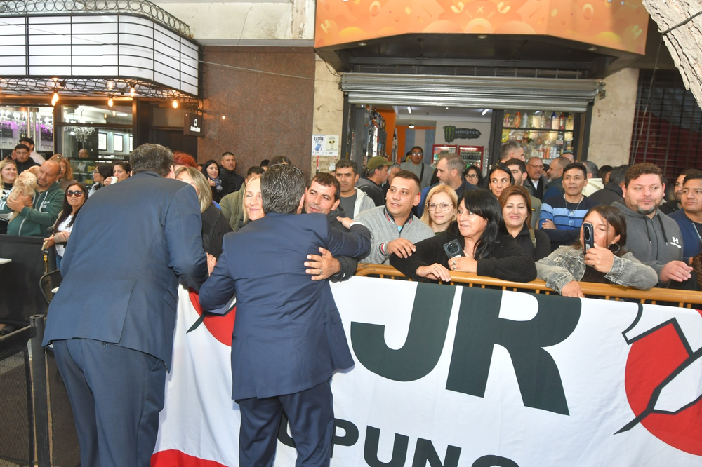 Asamblea legislativa. Militancia, protocolo y saludos en la previa