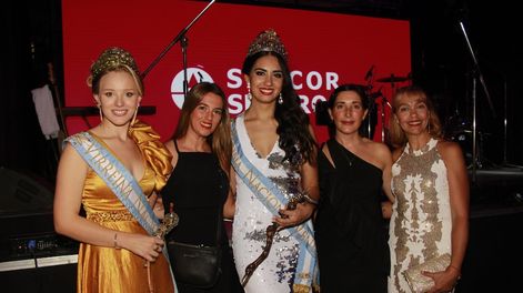 Giuliana Pilot (virreina nacional de la Vendimia 2022), Virginia Rivone , Natasha Sánchez (reina nacional de la Vendimia 2022), Analia Costa y Carolina Salamone. - Foto: Fernando Grosso / Los Andes