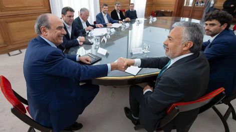 El gobernador Alfredo Cornejo y el jefe de gabinete, Guillermo Francos. Archivo