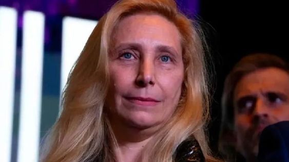 Según el periódico, la “ex panadera y lectora de cartas del tarot” comenzó en la política “en 2021 cuando su hermano, entonces comentarista de televisión y economista del sector privado, se postuló para un escaño en la Cámara baja”. Foto: Gentileza