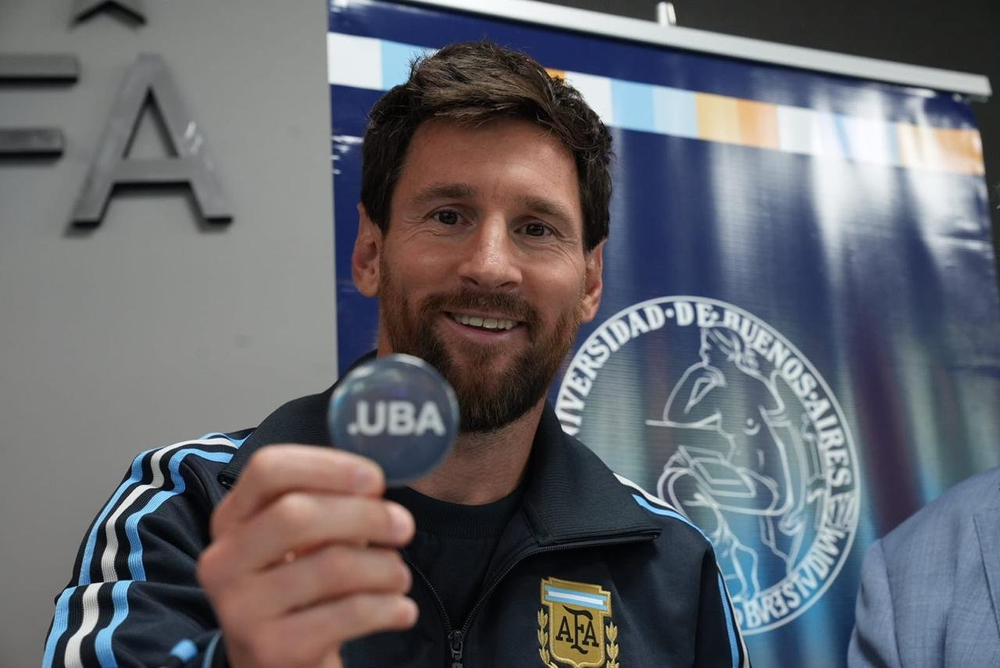 Lionel Messi recibió el Doctorado Honoris Causa de la UBA: Es un orgullo muy grande.