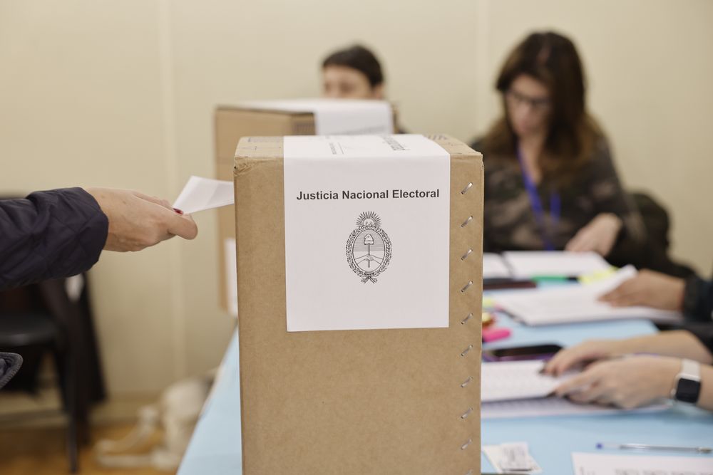 Los argentinos concurren a las urnas para emitir su voto en las Elecciones legislativas 2025.