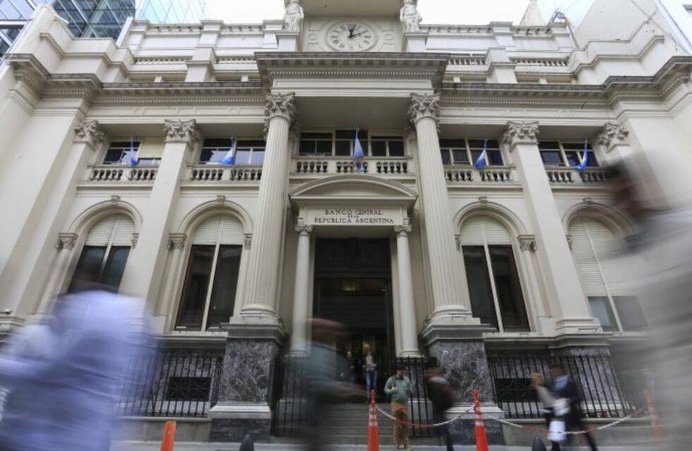 El Banco Central pondrá un límite del 55% a la tasa de interés de las tarjetas de crédito