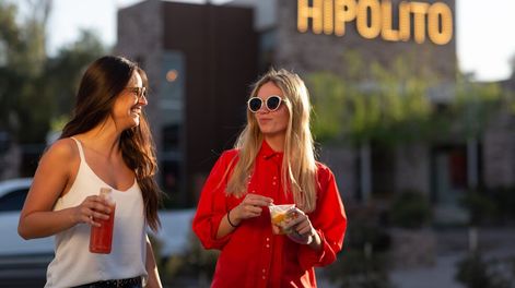 Feria para mamá y apertura del patio cervecero Hipólito