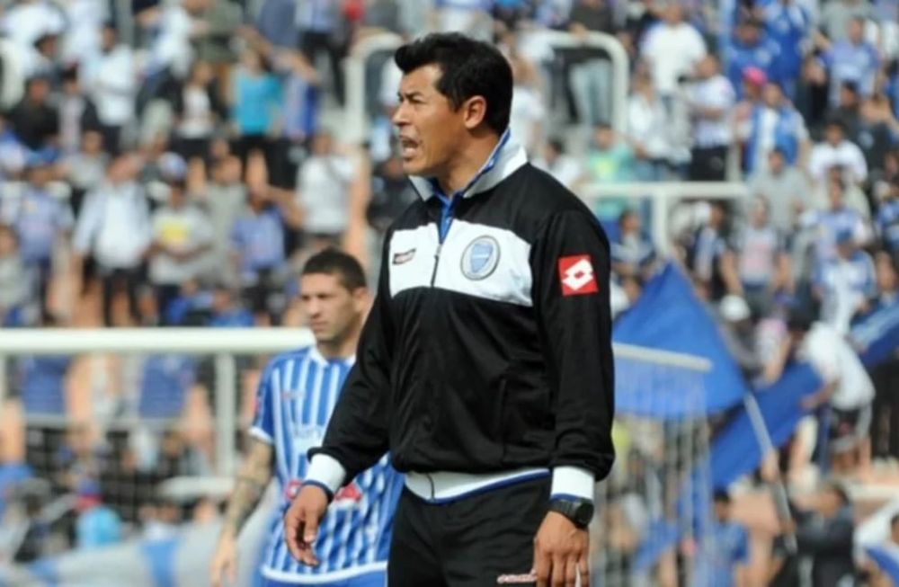 A pesar de los rumores y el deseo de Mansur, Almirón no será entrenador de Godoy Cruz