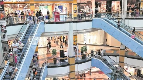 A partir de septiembre crece la demanda de los tours de compras en Chile.