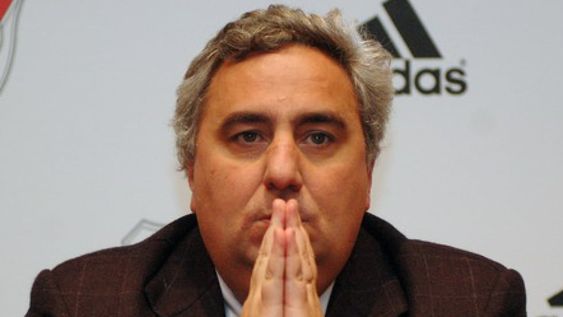 El ex presidente de River, José María Aguilar, habló con la prensa luego de 11 años y se refirió al conflicto que sufrió el plantel de River con la pelea Ameli - Tuzzi.