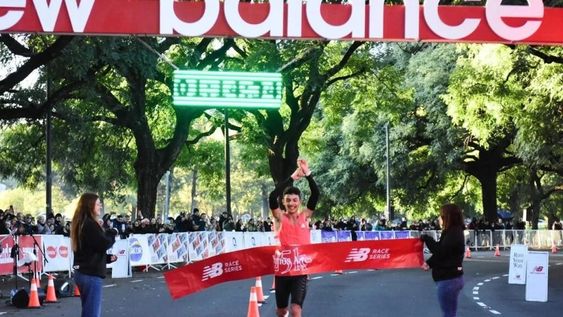 Maratón: Ignacio Erario brilló en los 25K de Buenos Aires y rompió el récord argentino