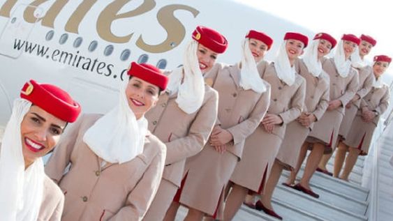 Emirates vuelve a Mendoza en busca de azafatas: requisitos y fecha para postularse