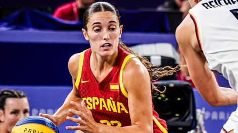 Juana Camilión, medalla de plata en el 3x3 femenino
