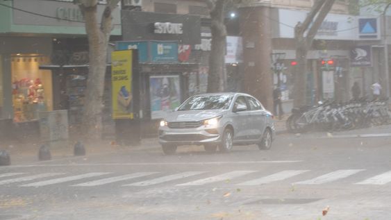 Alerta por viento Zonda en Mendoza.