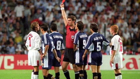 La infantil expulsión de David Beckham en Francia 98
