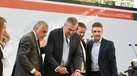 Desayuno de la Coviar, firma de convenios. Foto: Mariana Villa/ Los Andes