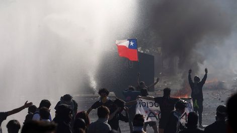 Protestas violentas sin objetivos claros - Por Pablo Lacoste