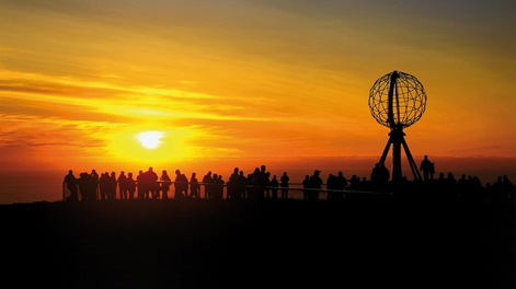 Cuál es la ciudad donde nunca se pone el sol y cómo es que viven ahí.