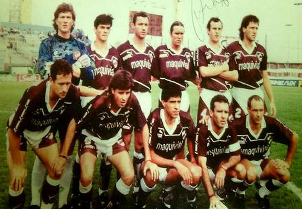 El plantel de Platense 1995 con Luciano Nicotra como uno de los m&aacute;ximos referentes. Tambi&egrave;n se destacaban Chacho Coudet y Marcelo Espina.&nbsp;