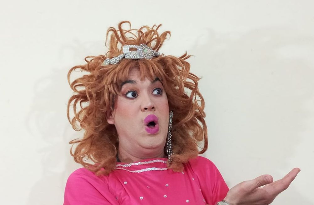 El actor Fabián Sigot interpreta tres personajes de creación propia.