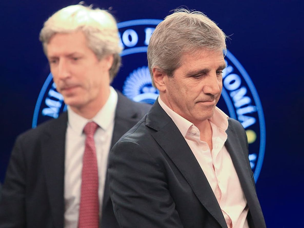 El ministro de Economía, Luis Caputo, y el presidente del Banco Central, Santiago Bausili. Foto NA: MARIANO SÁNCHEZ