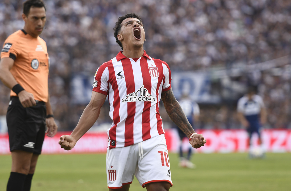Tiago Palacios autor del gol que le permitió a Estudiantes pasar a la final del torneo.