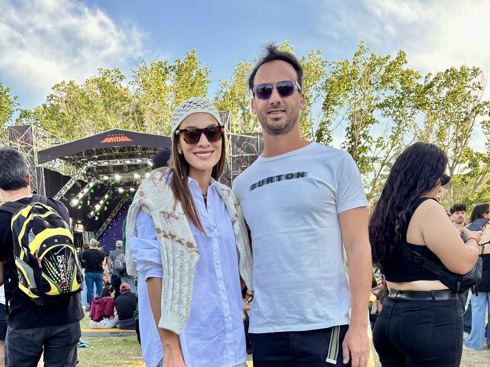 Ludmila y Leandro, fans de NTVG, vivieron una jornada inolvidable entre clásicos y emoción compartida.