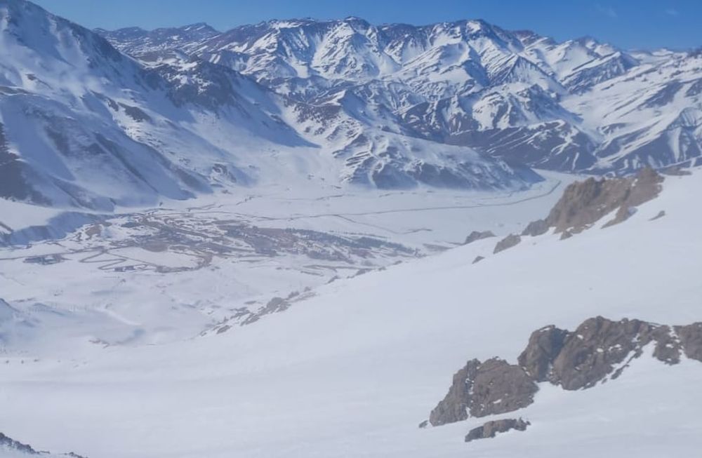 El centro de esquí Las Leñas (Malargüe) es uno de los principales atractivos turísticos de la provincia y el país en lo que respecta al turismo de nieve, y de gran importancia en la economía local.