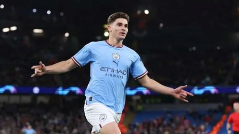 Gol y dos asistencias de Julián Alvarez para el triunfo de Manchester City ante el Sevilla por la Champions League. / Gentilez.a