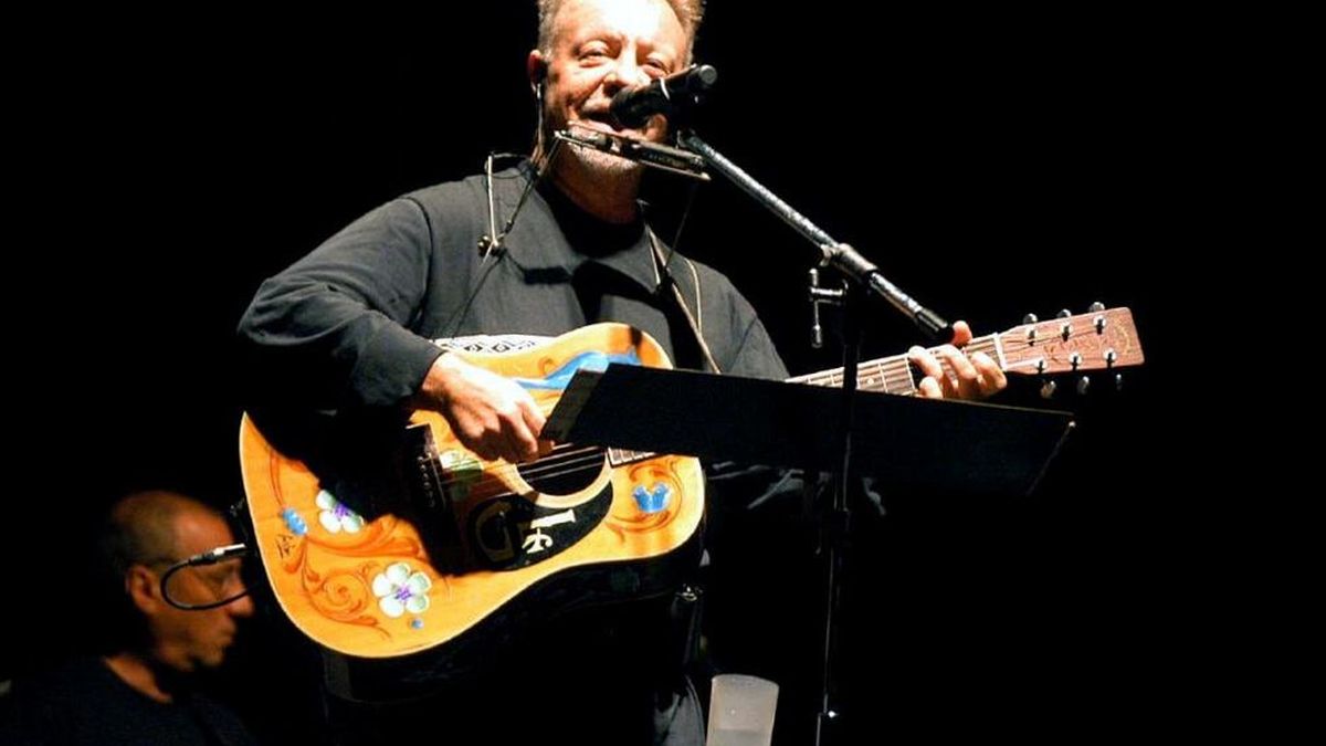 León Gieco vuelve a Mendoza con un show íntimo y familiar