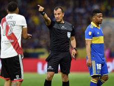 Darío Herrera dirigió varios Superclásicos, y sumará uno más este domingo.&nbsp;