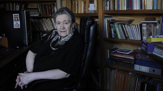 Cristina Bajo, escritora y columnista de revista Rumbos.
