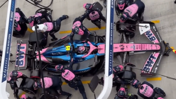 El Alpine de Franco Colapinto en los boxes del GP de Hungría. Foto: Captura TikTok @henriracingteam35