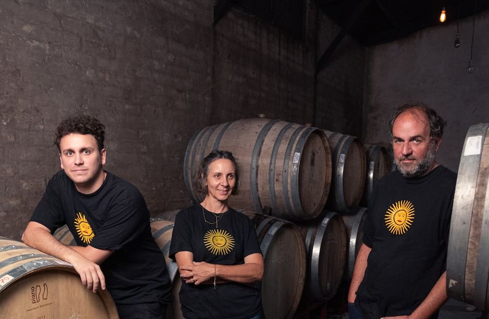 Manuel Michelini, Andrea Mufatto y Gerardo Michelini fueron elegidos como los Winemakers del año por Tim Atkin. - Foto: Gentileza