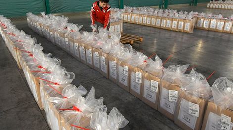 Los Andes | La Junta Electoral de Mendoza con el Presidente r. Dalmiro Garay y el Secretario de la Junta, Dr. Jorge Albarracin, recorrieron Andreani a fin de presenciar el trabajo que se está haciendo para las elecciones provinciales del próximo domingo 24 de septiem