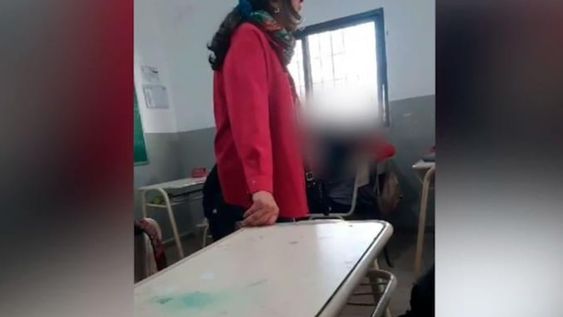 Una docente de Córdoba insultó a sus alumnos por simpatizar con Milei y el video se viralizó.