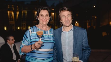 Cónsules, música y solidaridad