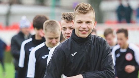 Iván Zaboróvski, portero de 16 años del Znamia Trudá ruso, se encuentra grave y en coma inducido tras recibir el impacto de un rayo durante un entrenamiento en Oréjovo-Zúyevo en Moscú. / Gentileza.