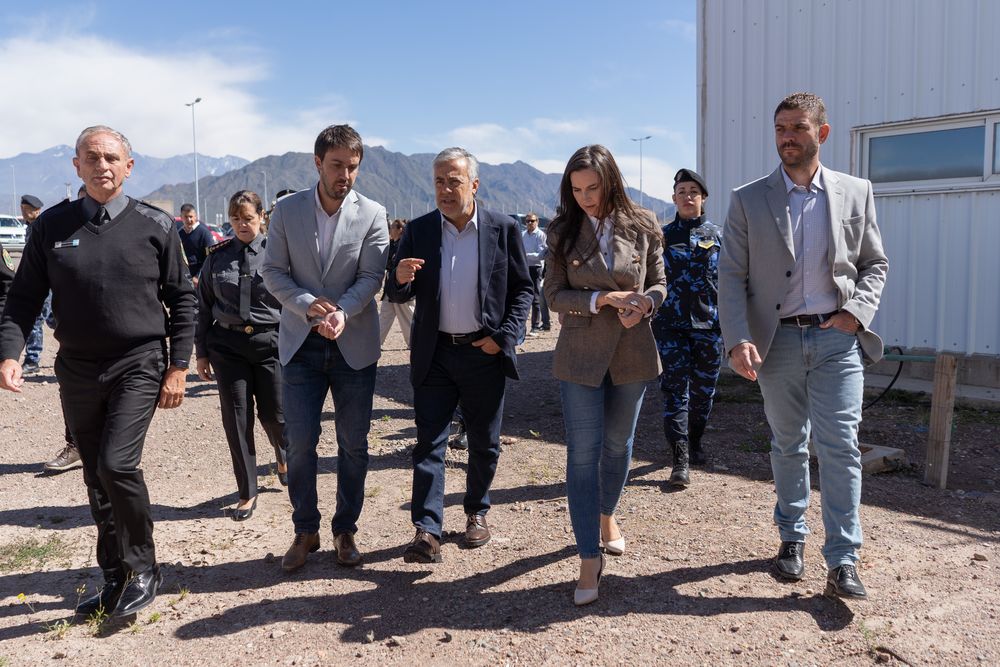 El gobernador Alfredo Cornejo y la ministra Mercedes Rus acudieron hasta la cárcel Almafuerte 