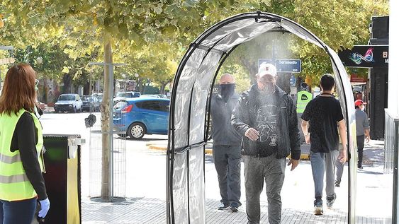 Fueron colocados por varios municipios y tuvieron cierto auge en el inicio de la pandemia. Hoy están abandonados por su casi nula incidencia.