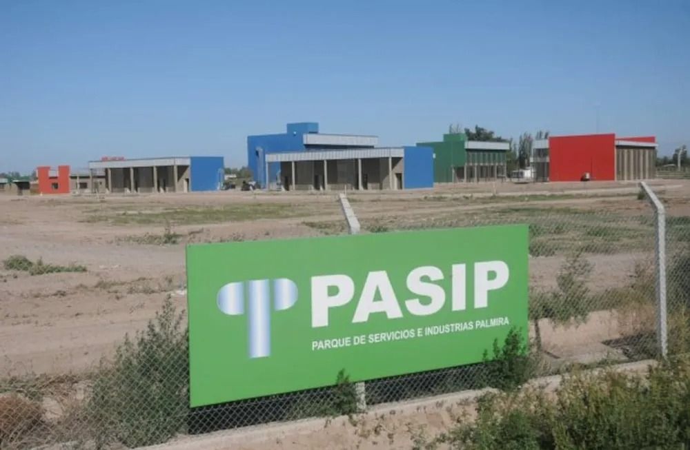 Son terrenos ubicados al norte de la Ruta 7. Allí se proyectan almacenes, silos, servicios y una playa con capacidad para más de 1.000 camiones.