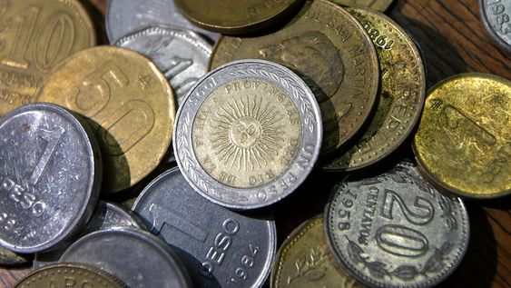 Argentina suspende la fabricación de monedas por el alto precio de los metales y la inflación. Foto: Orlando Pelichotti / Los Andes.
