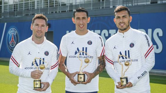 Messi junto a Di María y Paredes, a la espera del debut del 10 (PSG). Messi junto a Di María y Paredes, a la espera del debut del 10 (PSG).